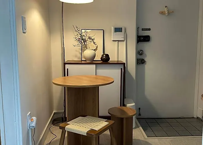 Maison De Yang, Large Mart/airport Bus Right In Front Korean-style Old House 4*